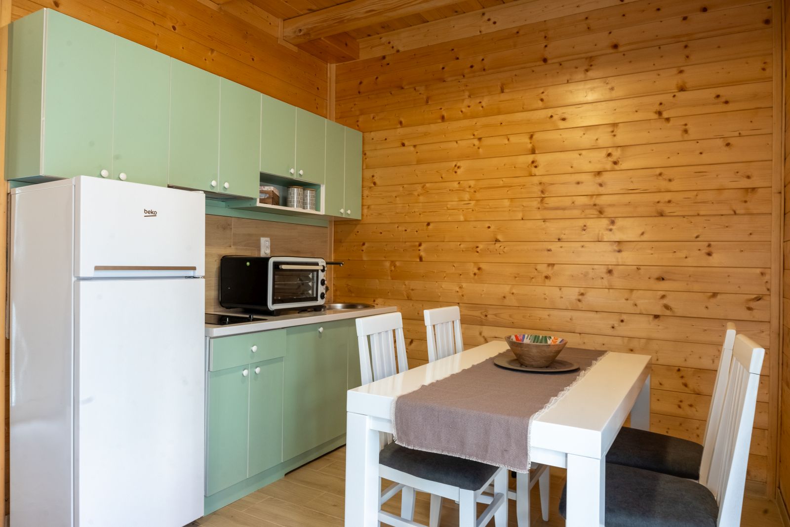 Kuhinja sa trpezarijom