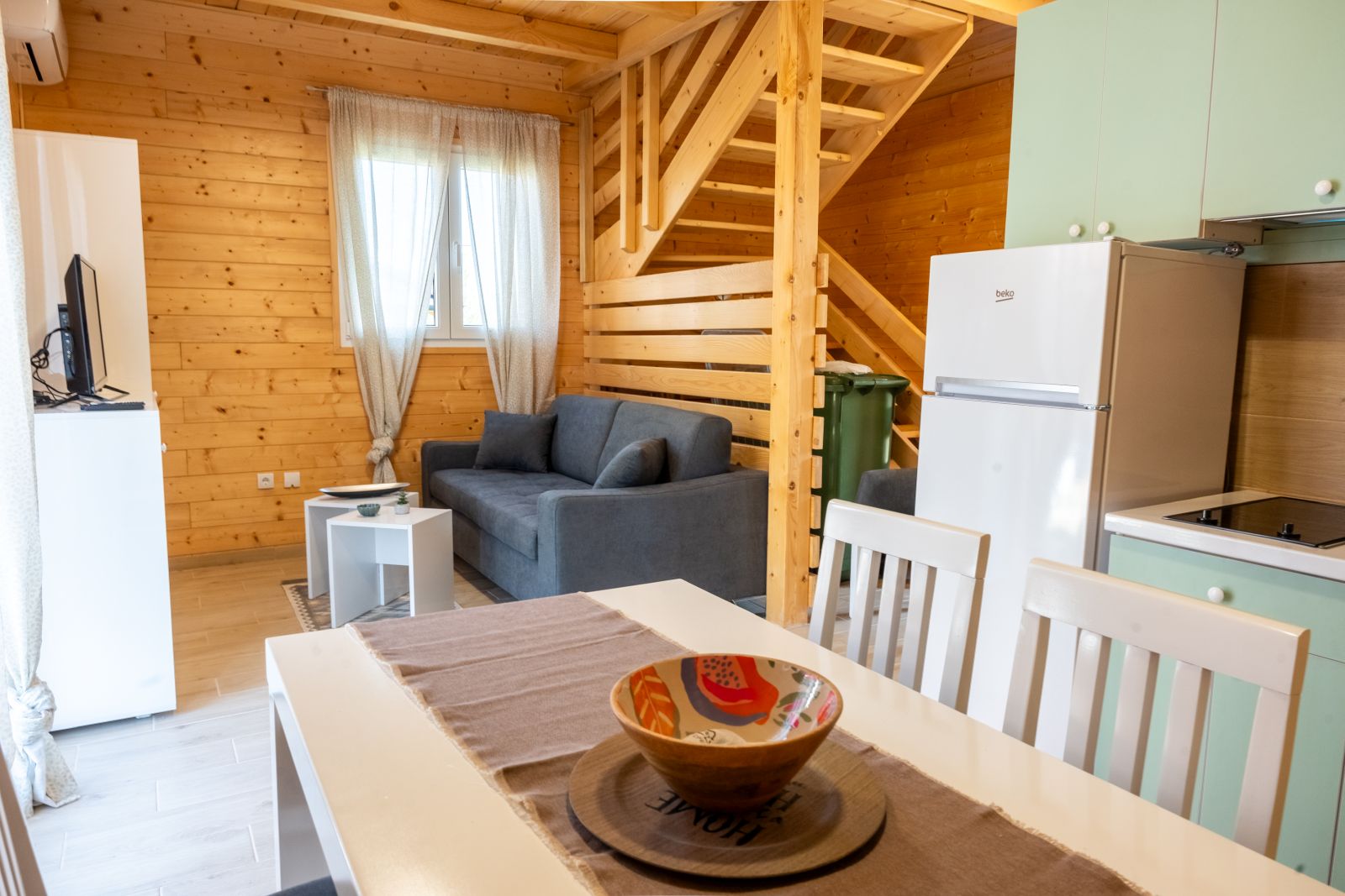 Dnevni boravak sa krevetom na razvlacenje